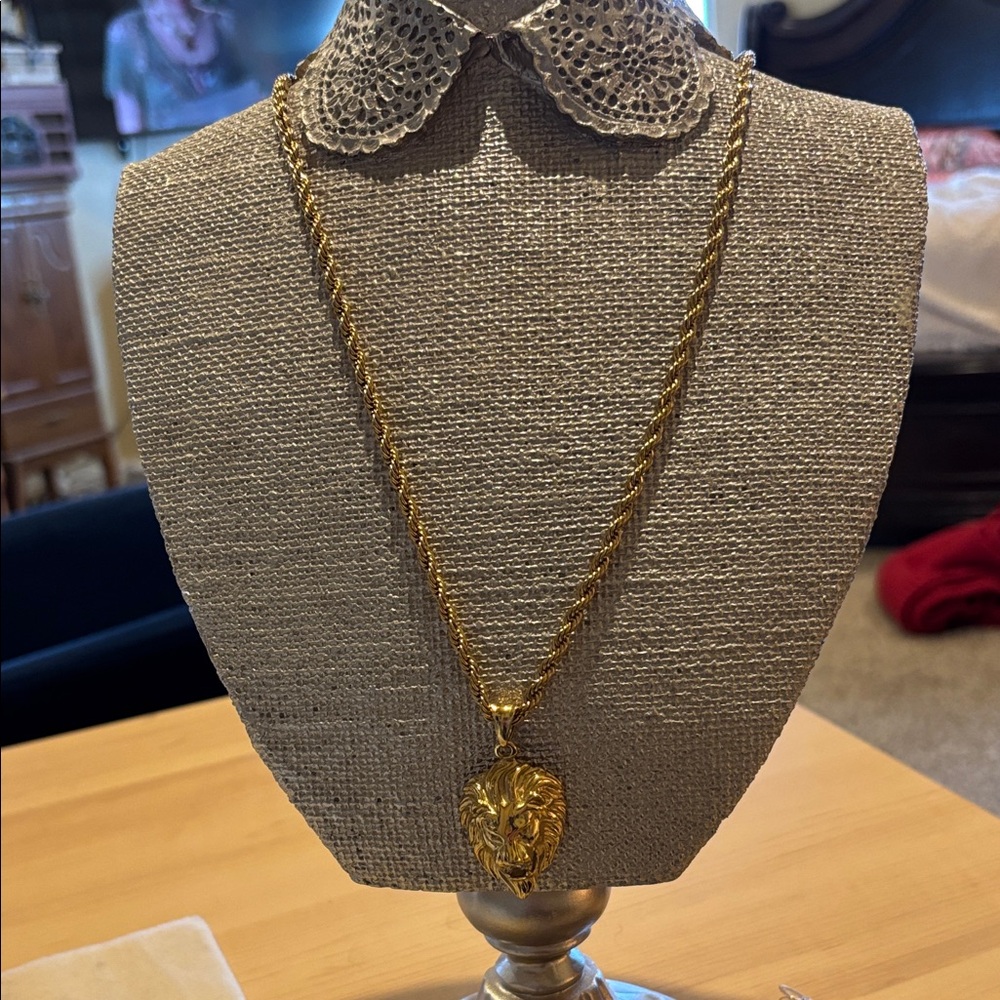 Gold Lion Pendant Necklace